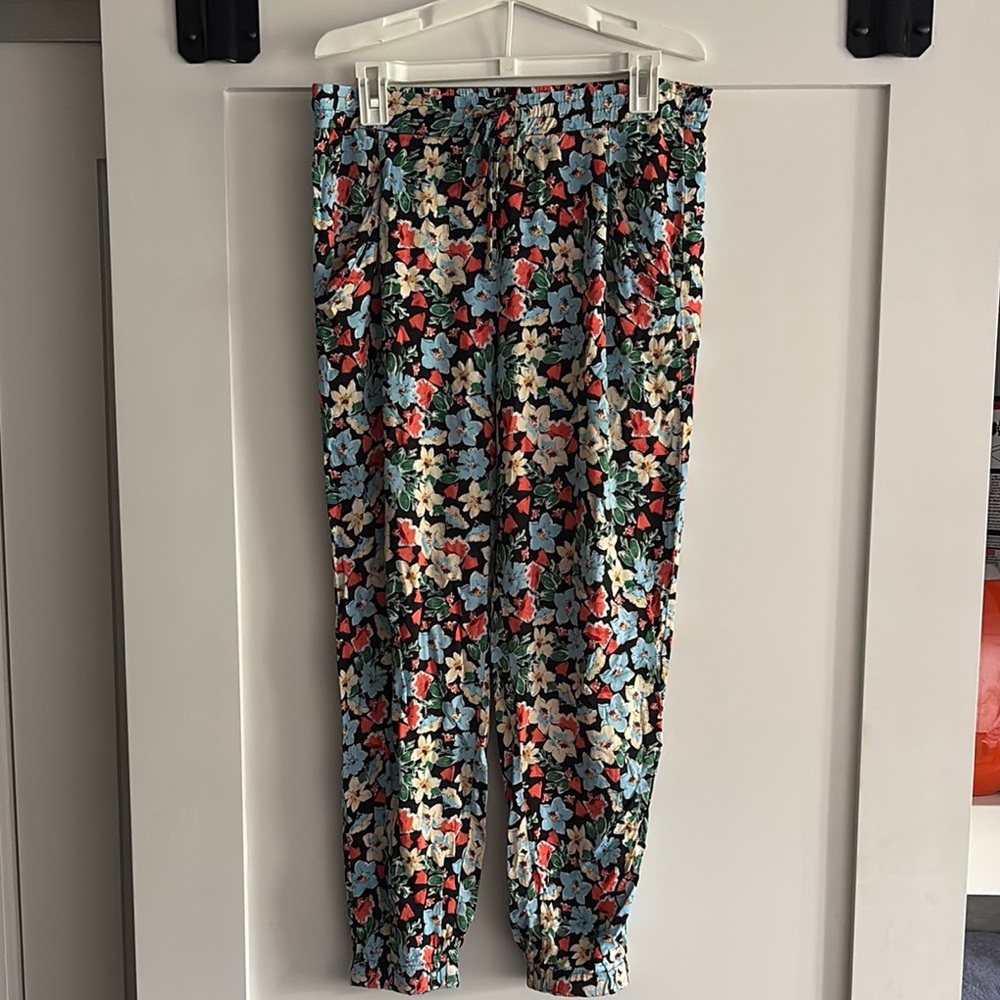 Flowy Floral Print Jogger Pants